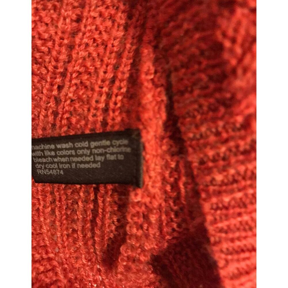 Limited Sweater - Picture 5 of 5